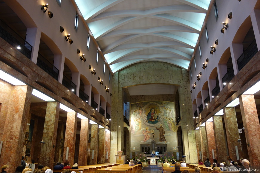 Chiesa di Santa Maria delle Grazie (алтарь церкви 1959 г.) 