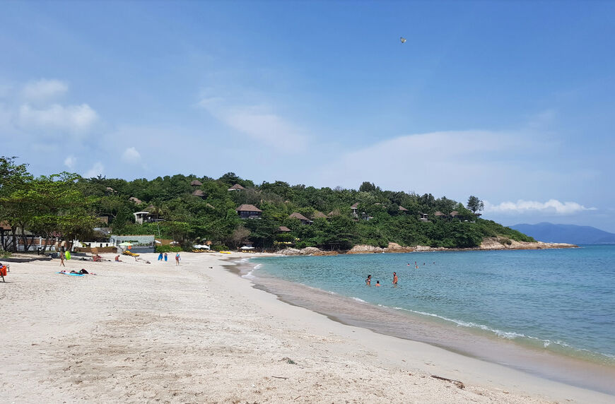 Пляж бухты Самронг