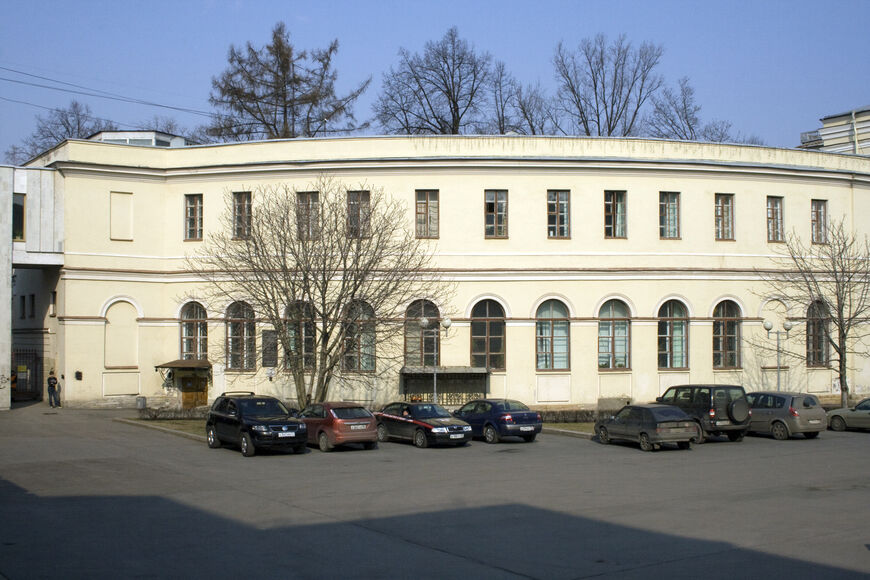 Сервизный Корпус Аничкова Дворца, в котором расположен Аничков лицей