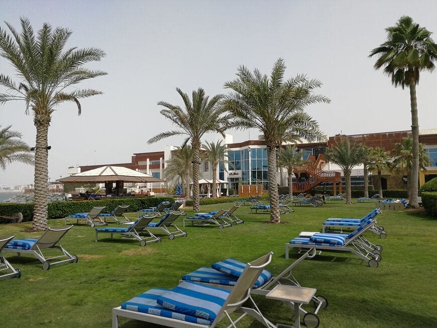 Пляж Dubai Marine Beach Resort & Spa