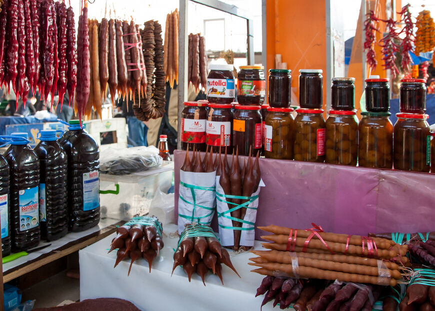 Традиционный товар тбилисского рынка