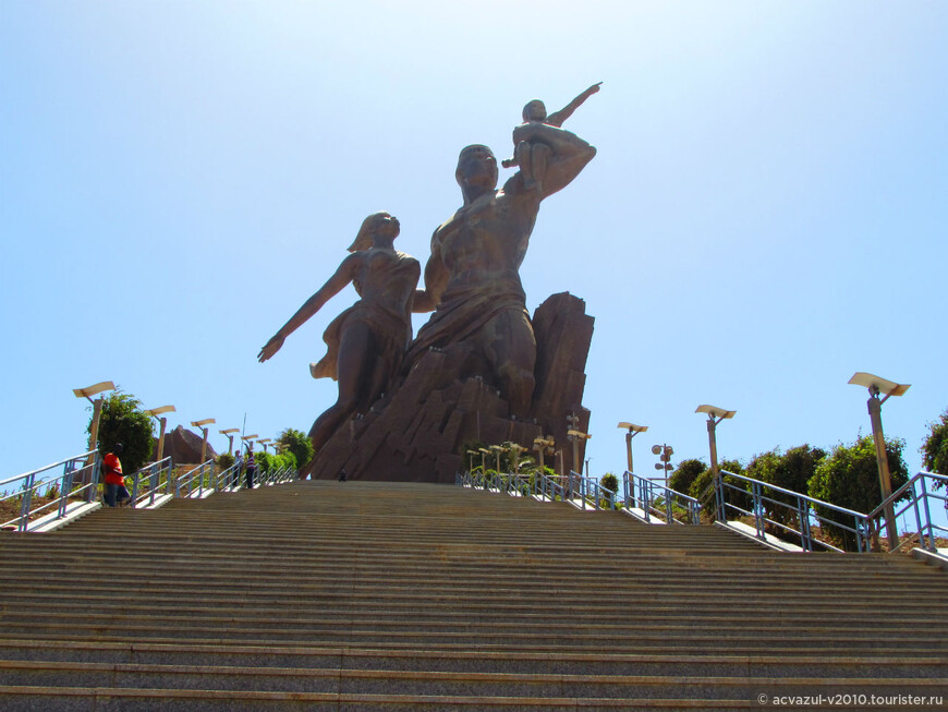 Эротический монумент африканского возрождения. Маяк Мамеле