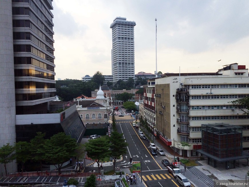 День 5. Малайзия. Перелет из Гонконга в Куала-Лумпур, мечеть Масджид Джамек