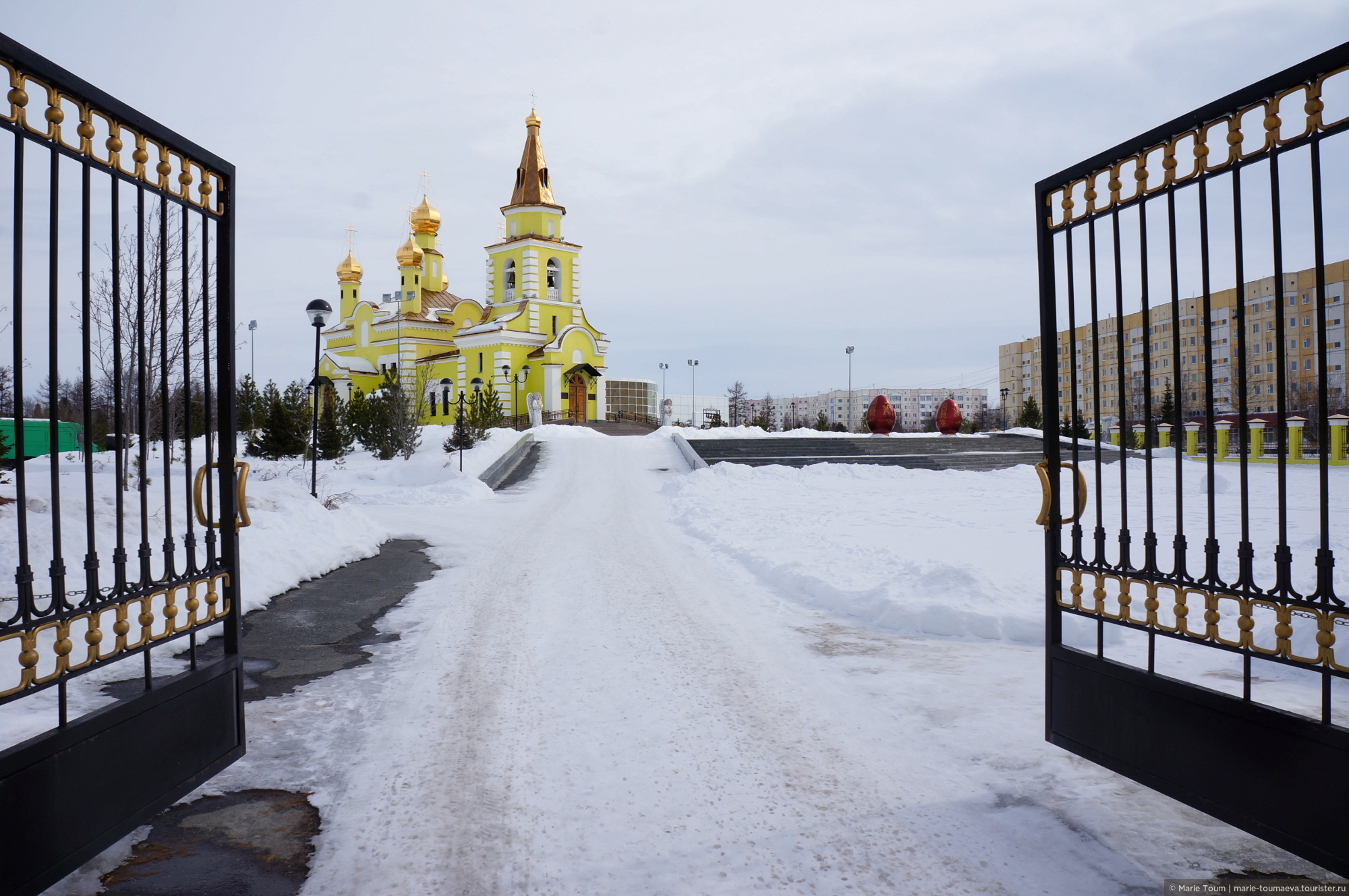 Надым храм