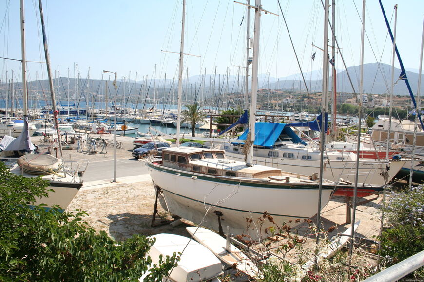 Причалы для яхт в Агиос-Николаос