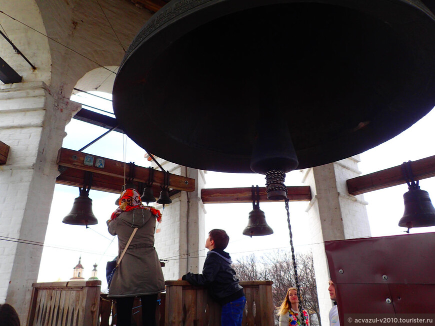 В Богородице-Рождественском монастыре на Пасху. Звонари
