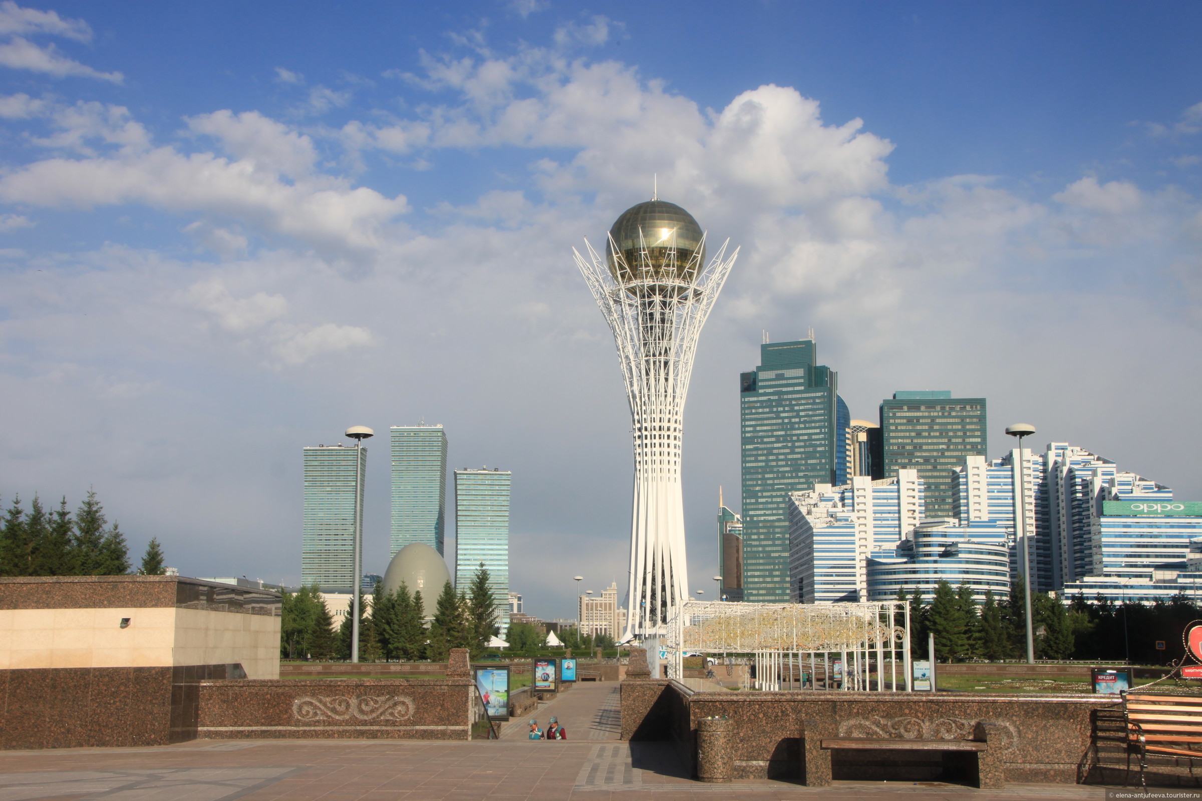 Астана куда можно сходить. Байтерек Астана. Байтерек Казахстан внутри. Байтерек Астана конструкция.