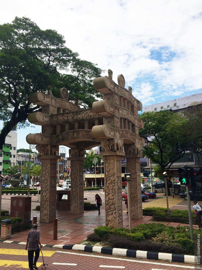 День 7. Куала-Лумпур. Башни Петронас, парк птиц, башня Менара и центральный парк