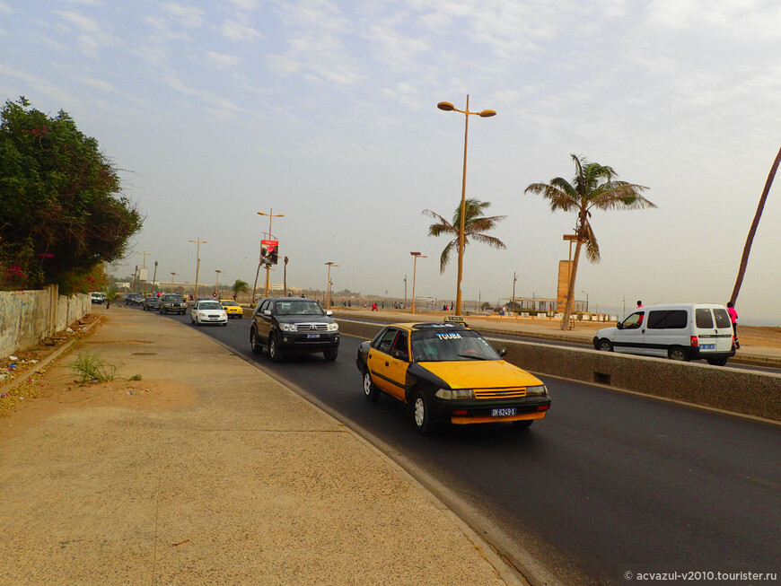 Прогулка по прибрежной улице Корниш в Дакаре