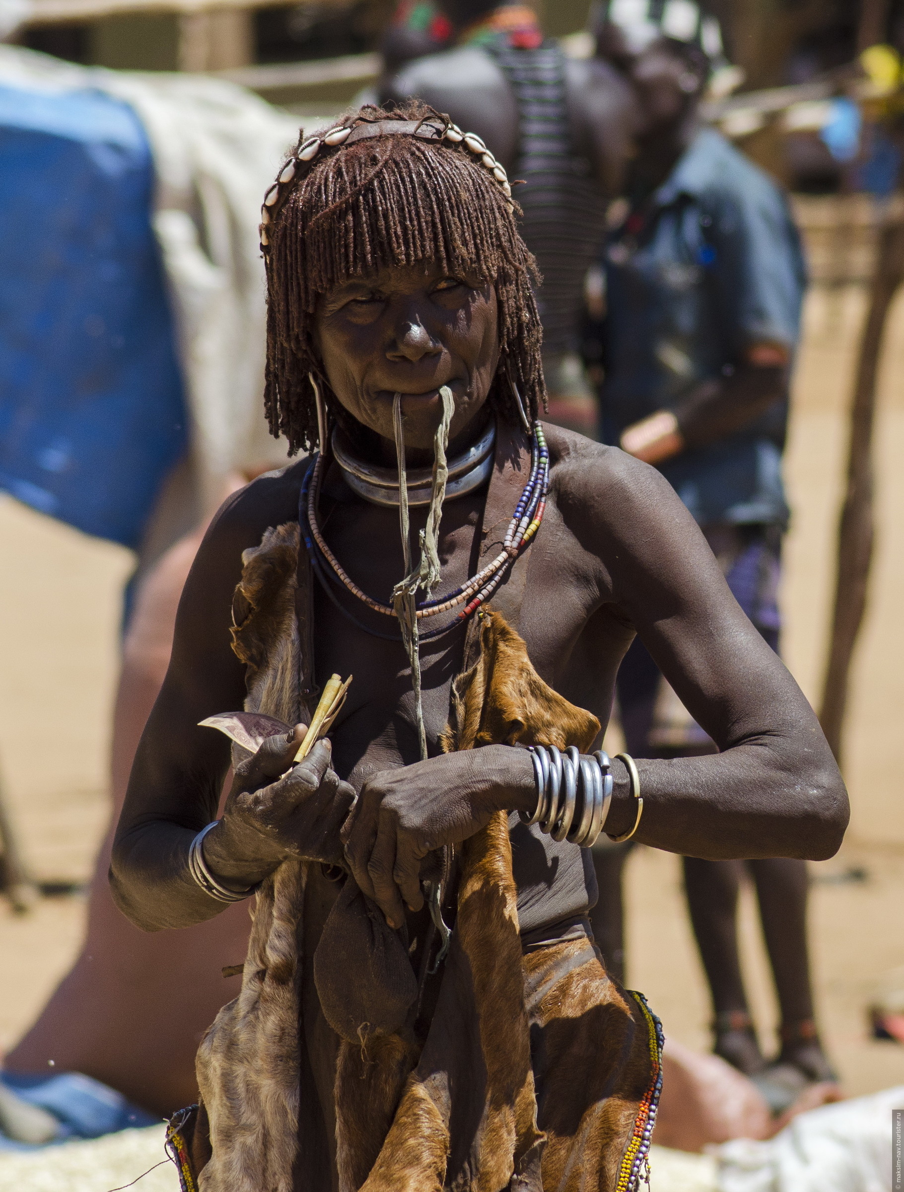 Tribe 4. Племя Хамер Эфиопия. Племя Дассенеч Эфиопия. Племена которые не одеваются. Племя мбаку.