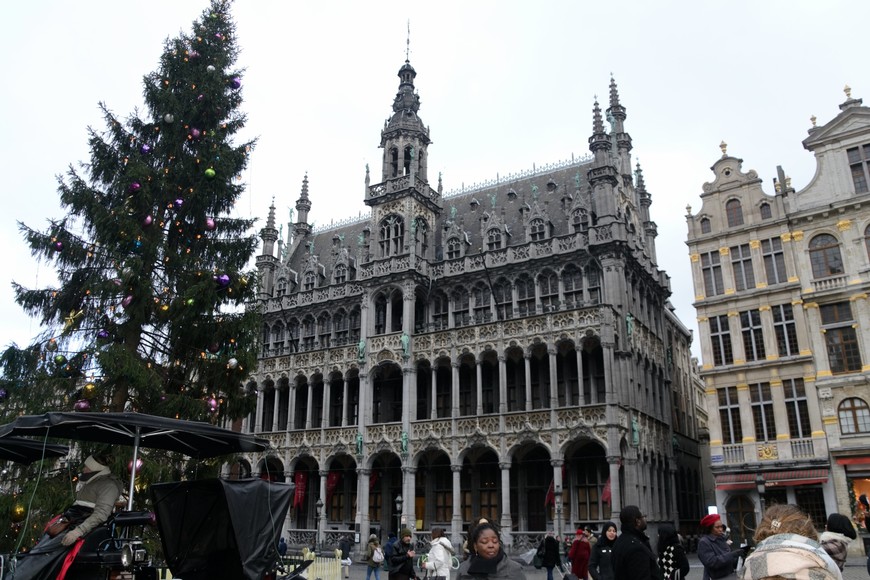 Бельгия — это вафли, писающие скульптуры, море пива и невероятно красивые города