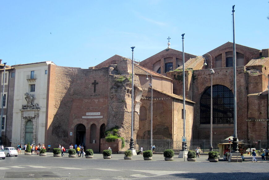 Санта-Мария-дельи-Анджели (Santa Maria degli Angeli e dei Martiri)