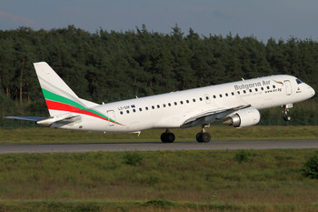 Две туркомпании аннулировали авиабилеты в Болгарию