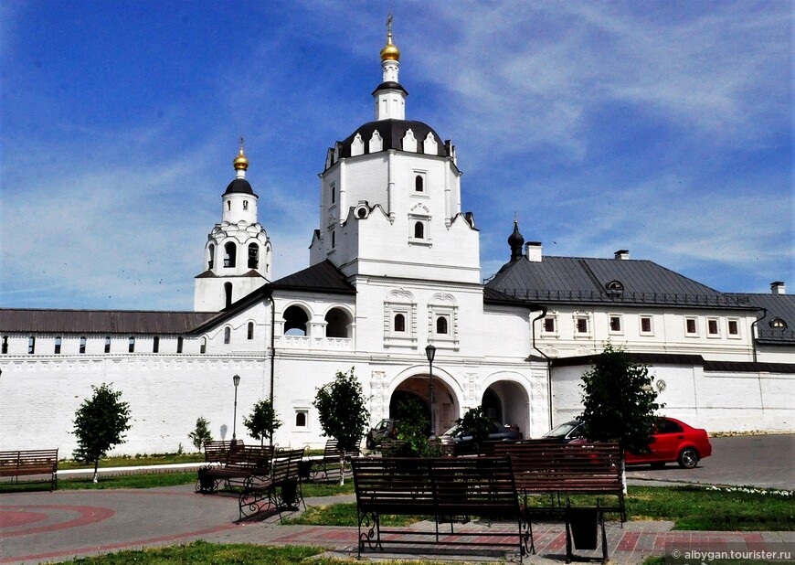 Богородицу-Успенский монастырь