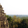 С вершины храма Пном Бакхенг можно увидеть Ангкор Ват