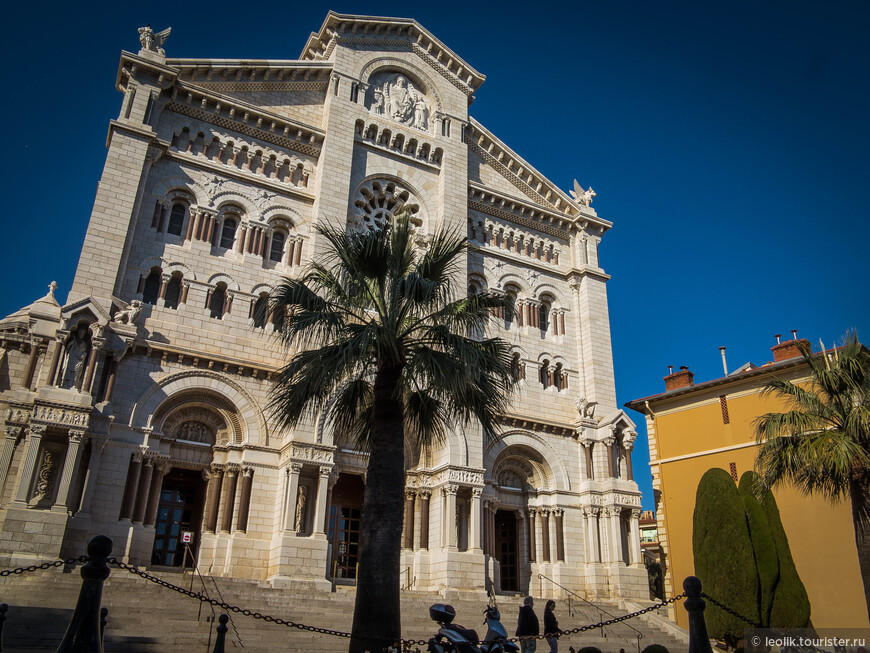 Собор Святого Николая (фр.  la cathédrale de Monaco) — католический собор в Монако, воздвигнутый из белого камня в 1875 году в романском стиле на месте старой (XIII век) церкви Св. Николая. Собор является кафедральным храмом архиепархии Монако и служит усыпальницей князей Монако.