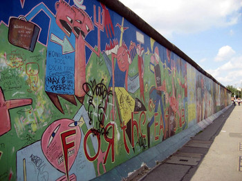 В Германии воссоздадут Берлинскую стену