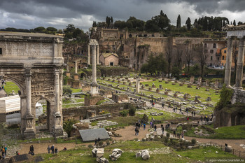 В Риме обрушилась часть стены древнего Форума