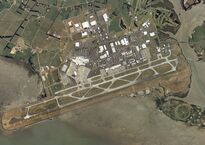 1920px-Auckland_Int_Airport_aerial_photo.jpg