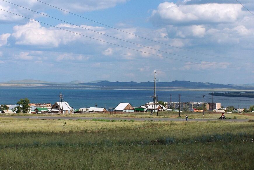 Поселок Жемчужный на озере Шира