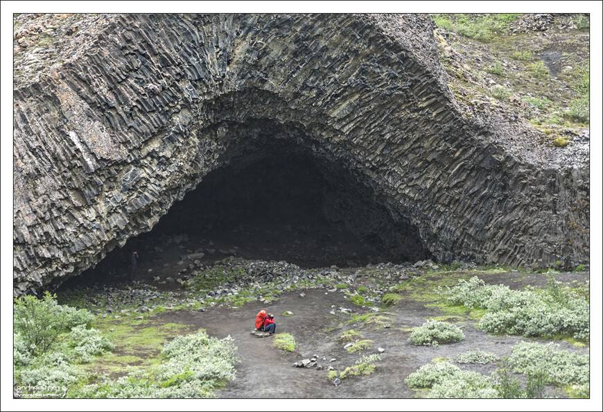 Исландия: скала-эхо