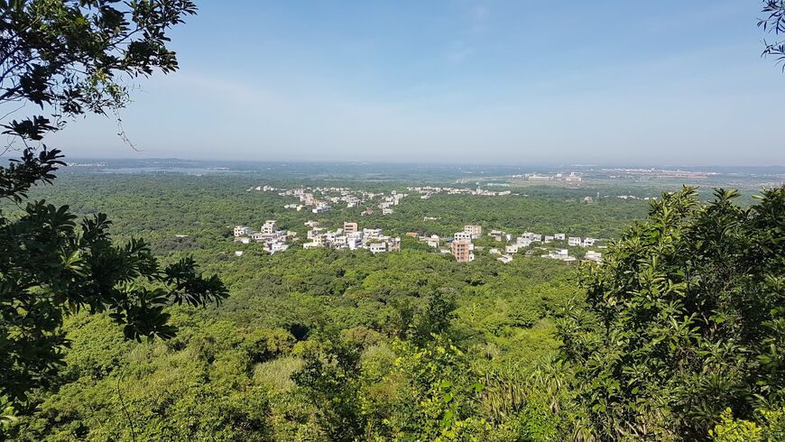 Панорамный вид на Хайкоу и окрестности национального парка