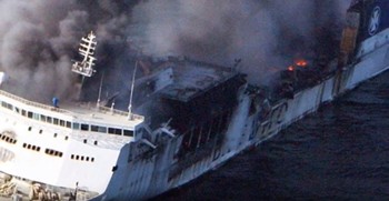 В Балтийском море загорелся паром почти с 300 пассажирами на борту