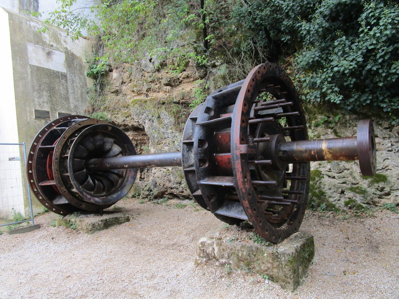 Гидроэлектростанция (ГЭС) на реке Крк была не только первой в Хорватии, но и одной из первых в мире. 