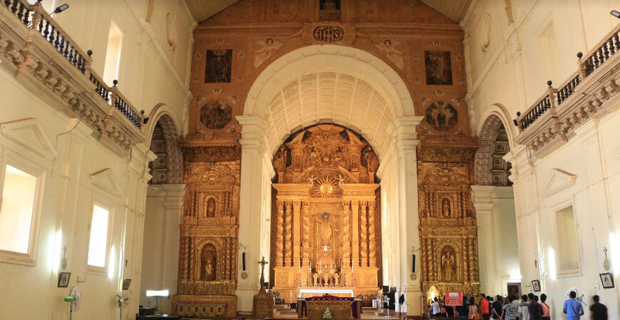 Главный алтарь базилики