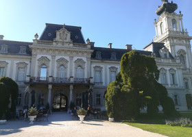 Дворец Фештетичей в венгерском Кестхее