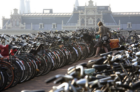 Амстердам превращается в велосипедную свалку. 