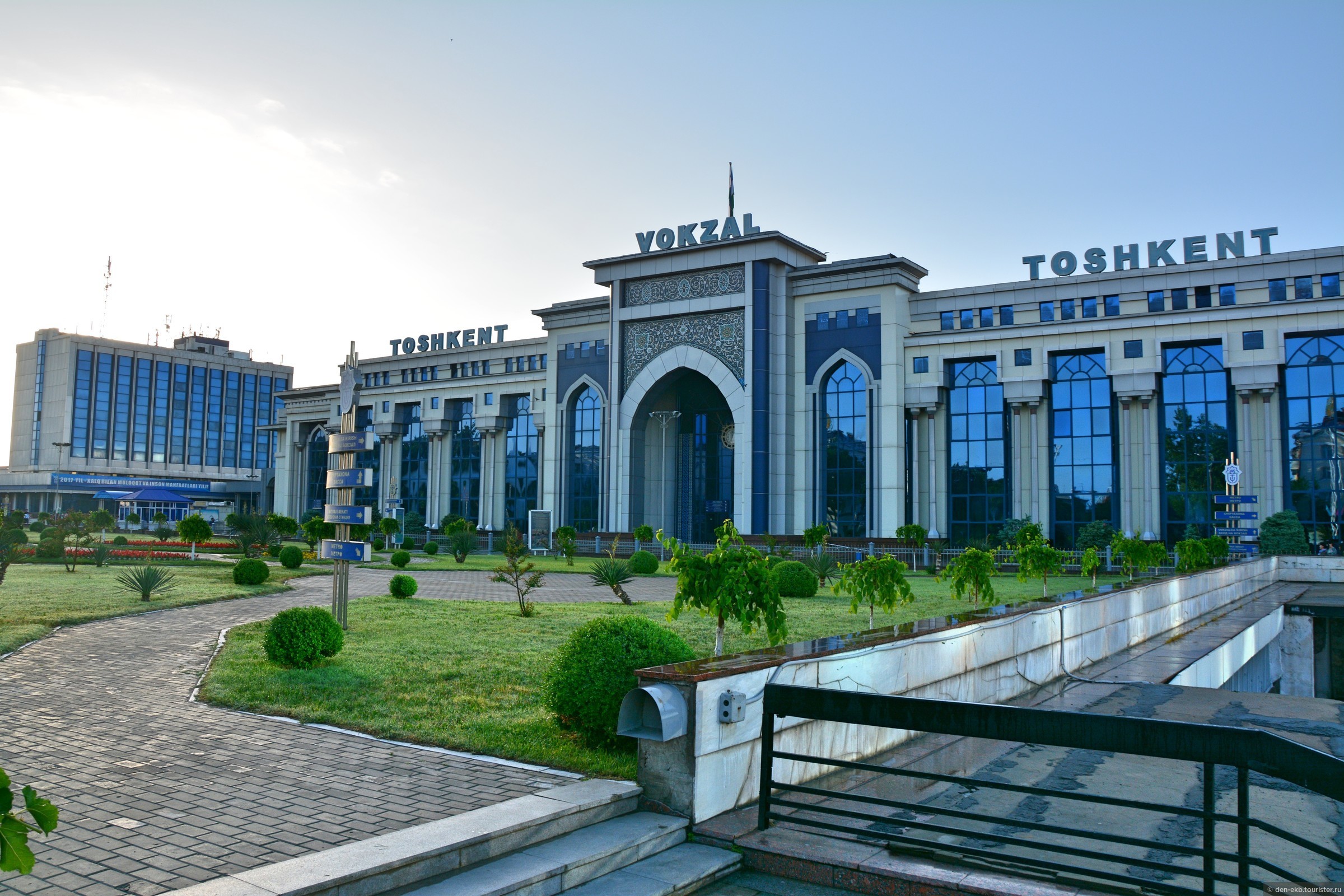 Ж д ташкент. Северный вокзал Ташкент. Северный ЖД вокзал Ташкент. ЖД вокзал Ташкента Самарканд. Железнодорожный вокзал «Ташкент» (Северный).
