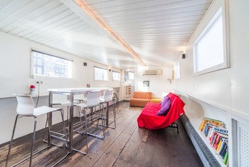 В центральных районах Амстердама запретят сдавать квартиры через Airbnb