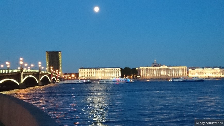 Разводка мостов — главный туристический аттракцион Петербурга. Как посмотреть?