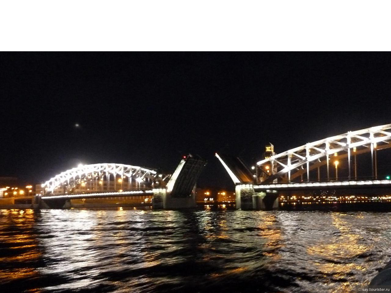 Развод большеохтинского моста