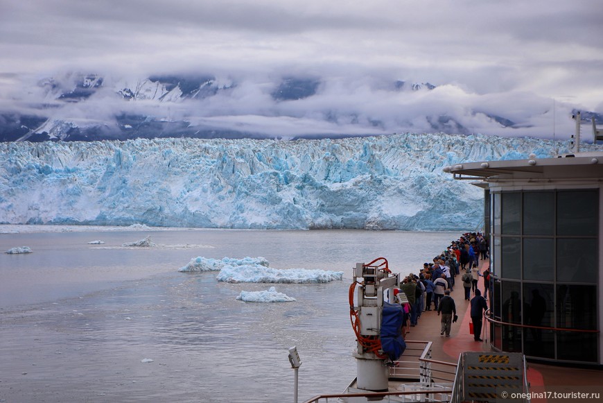 Аляска. «Celebrity Millennium» на фоне фьордов и ледников