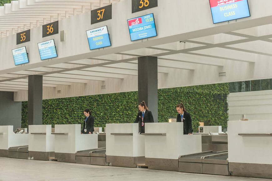 Стойки регистрации в новом терминале аэропорта Симферополя