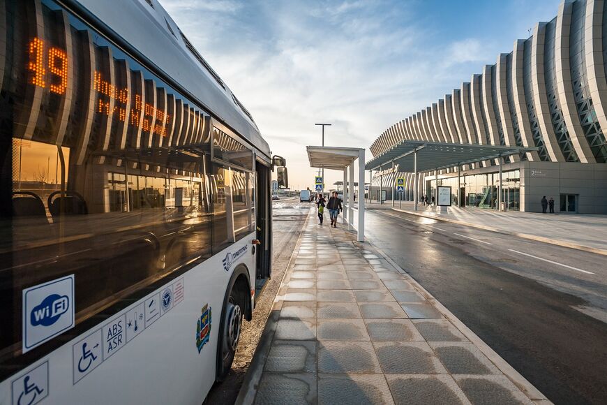 Автобусная остановка нового терминала аэропорта
