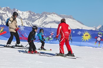 Специальные предложения от горнолыжных школ действуют в Швейцарии