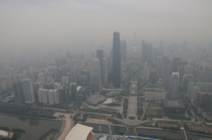 Вид на небоскребы Гуанчжоу со смотровой площадки