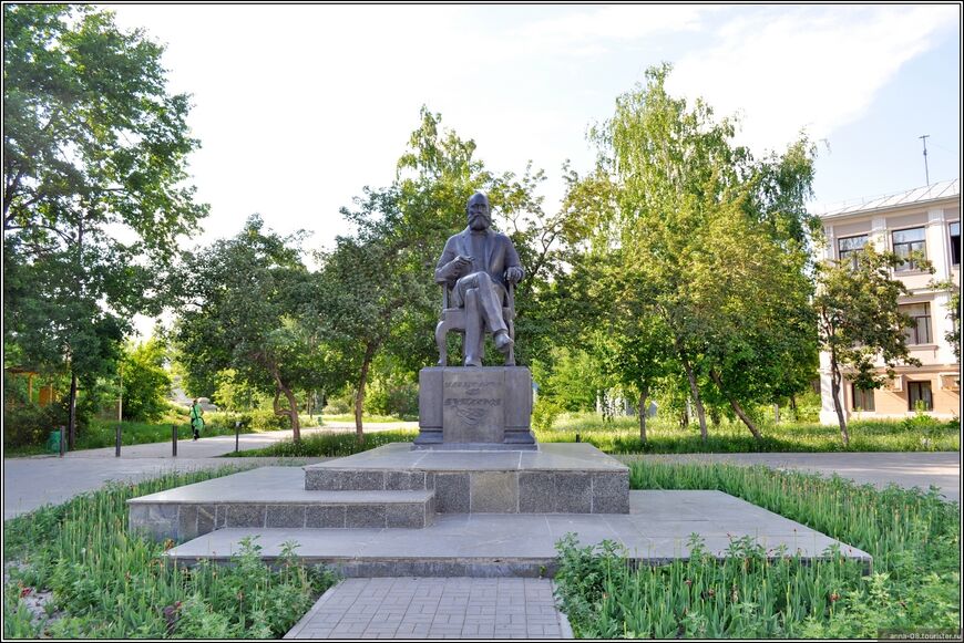 Памятник Бутлерову