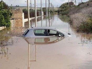 На Сицилии жертвами наводнения стали 12 человек
