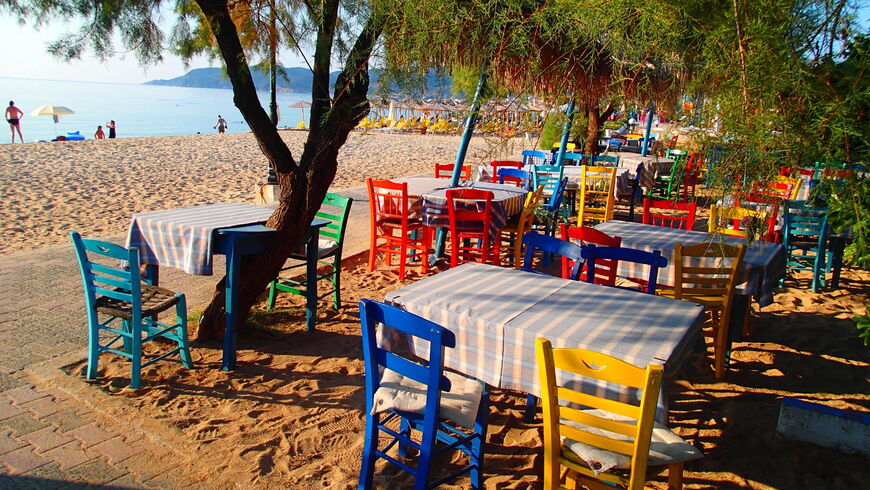 Пляж Сарти в Греции