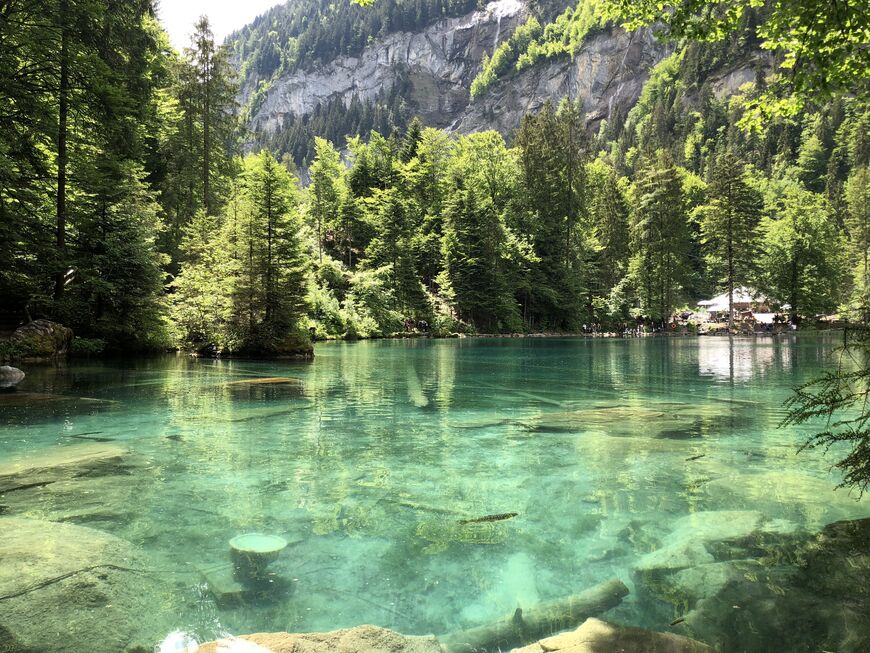 Блаузее (Озеро Блау) в Швейцарии