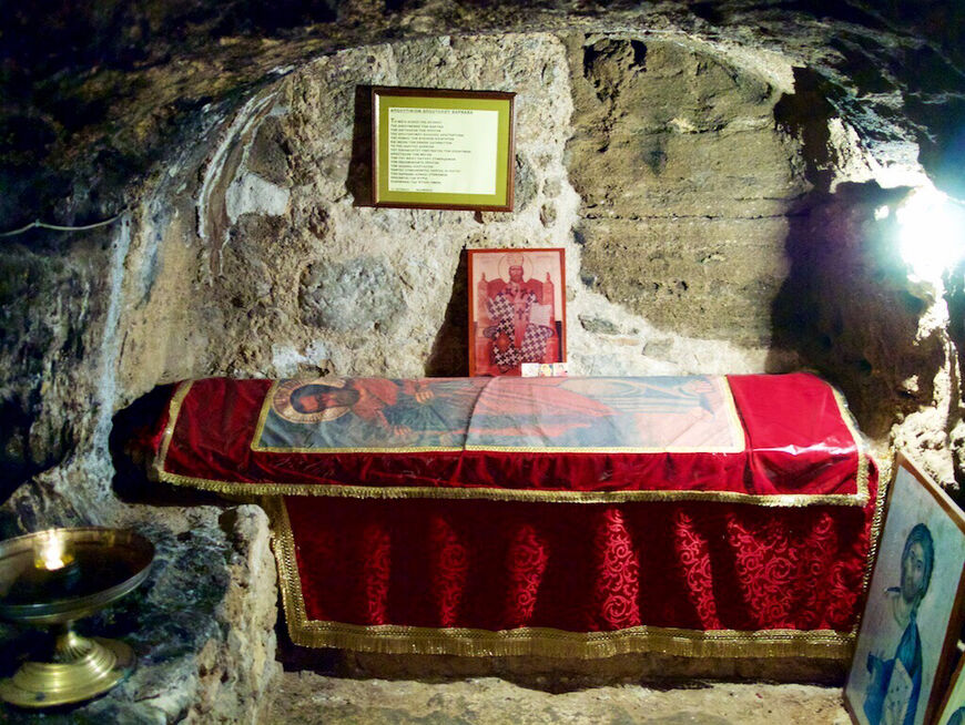 Подземный склеп, где хранились мощи апостола Варнавы