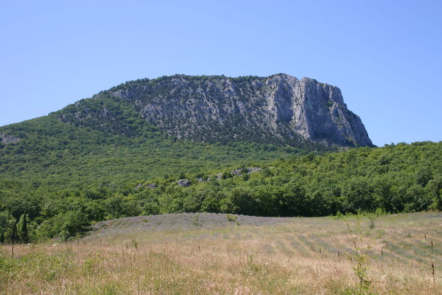 Гора Парагильмен в Крыму