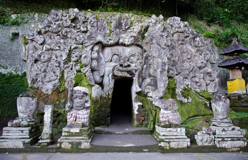 Слоновья пещера Гоа Гаджа (Goa Gajah)