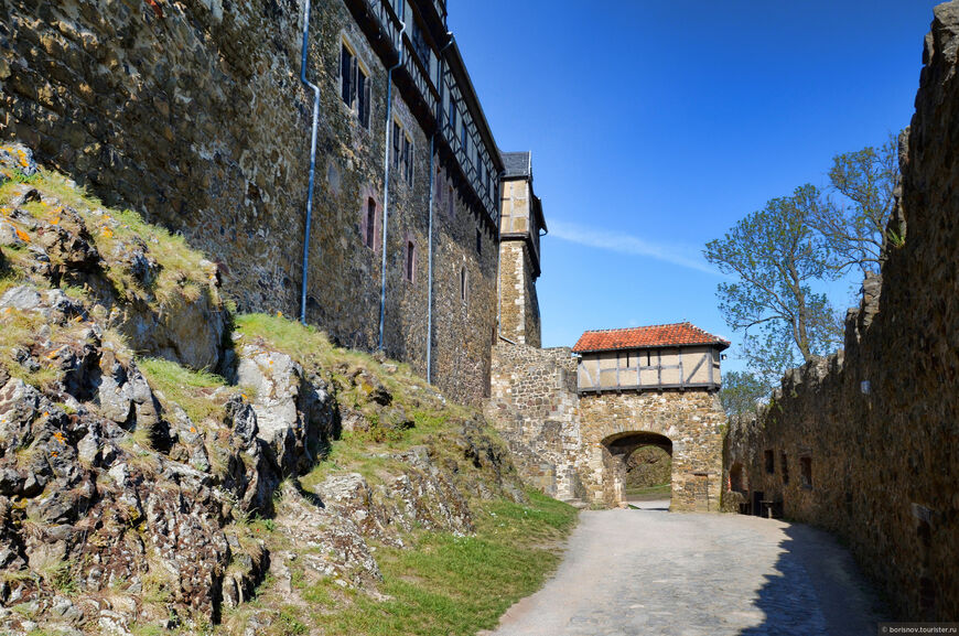 Замок Фалькенштайн (Burg Falkenstein)