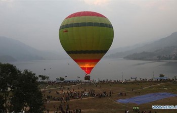 В Непале появились туры на воздушных шарах 
