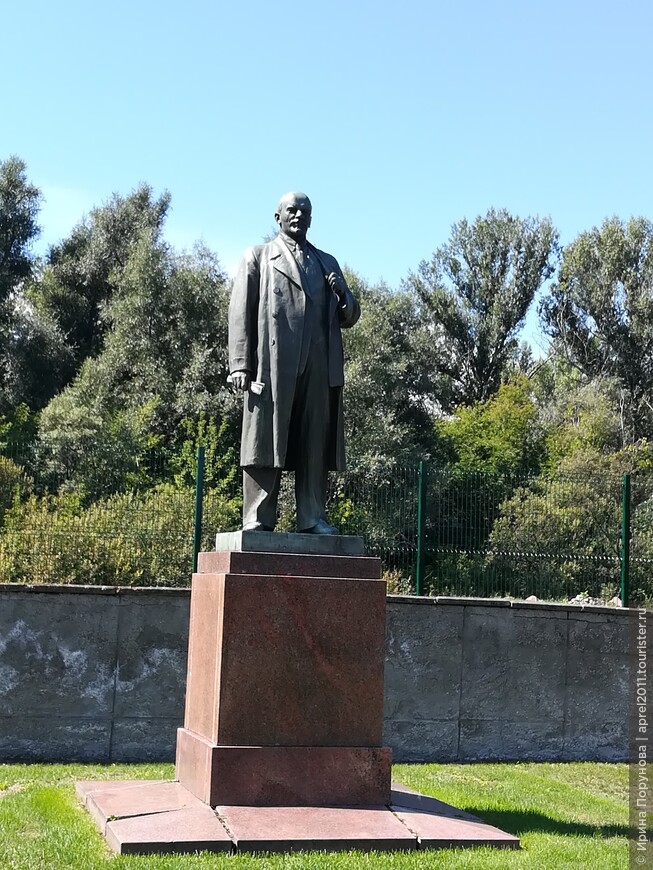 Второй памятник Ленину в Шушенском